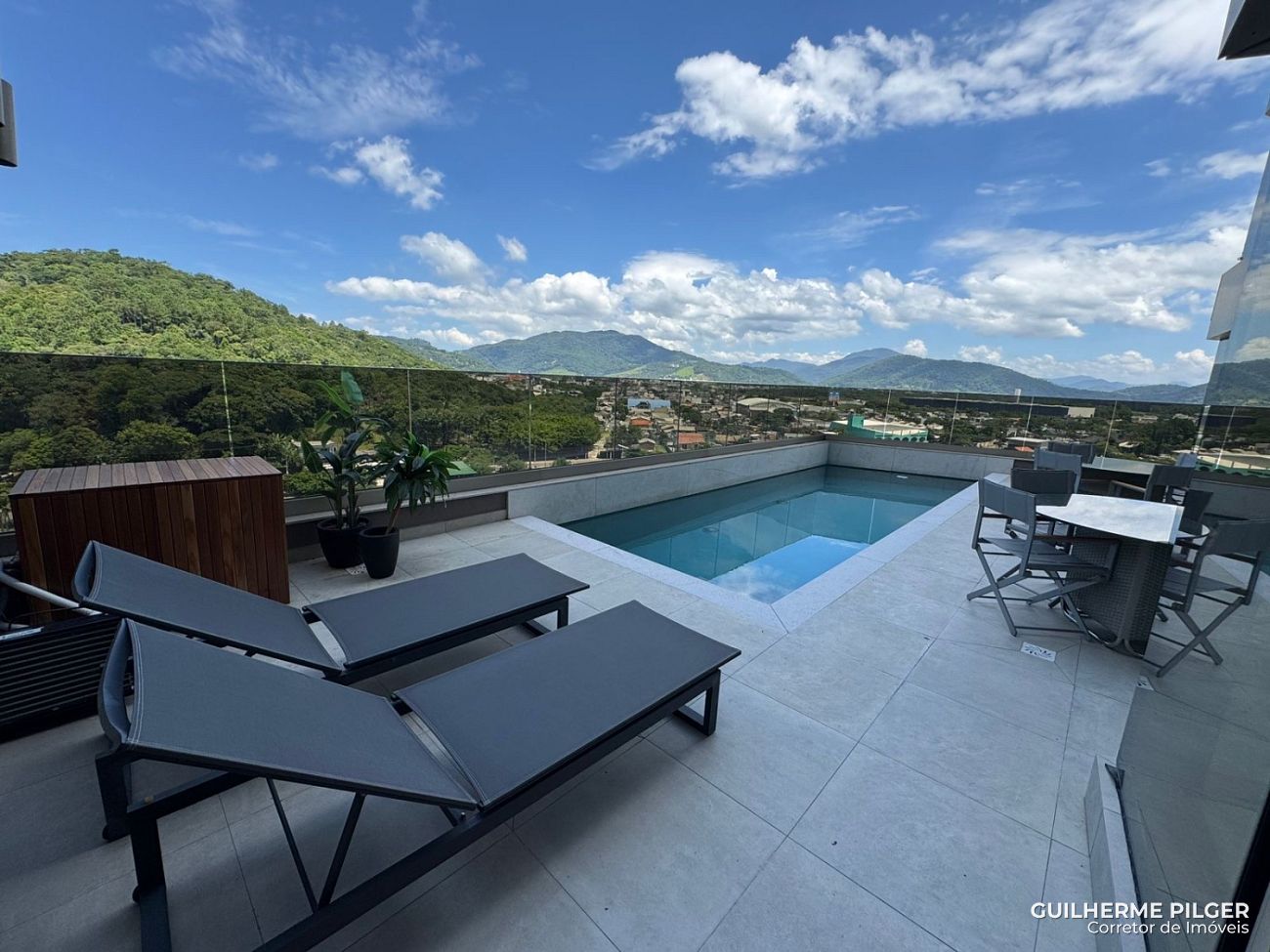 Apartamento no Ed. Yachthouse by Pininfarina na Barra Sul em Balneário Camboriú