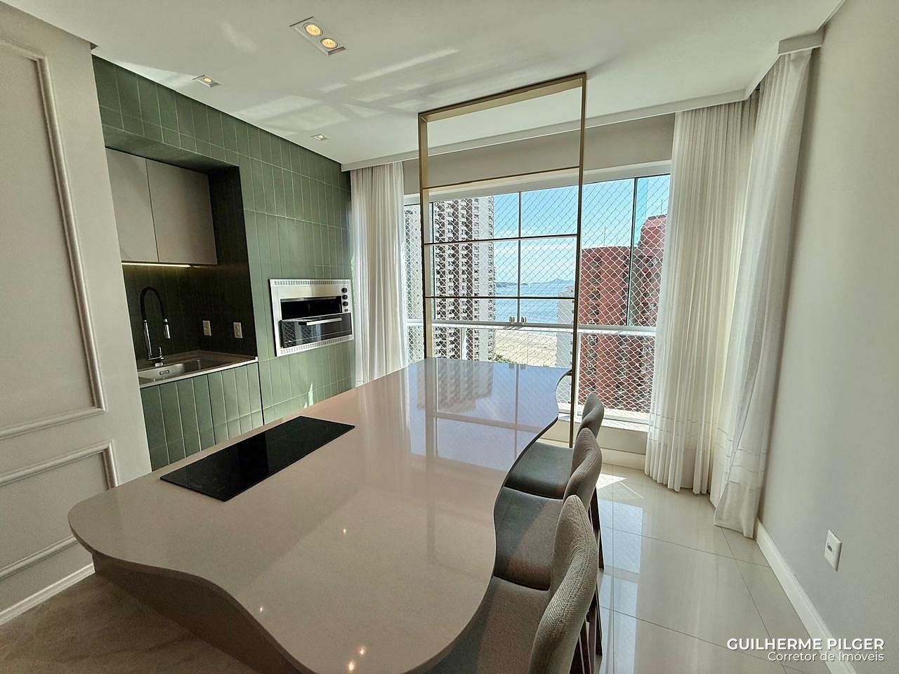 Apartamento no Ed. Villa Serena Home Club em Balneário Camboriú