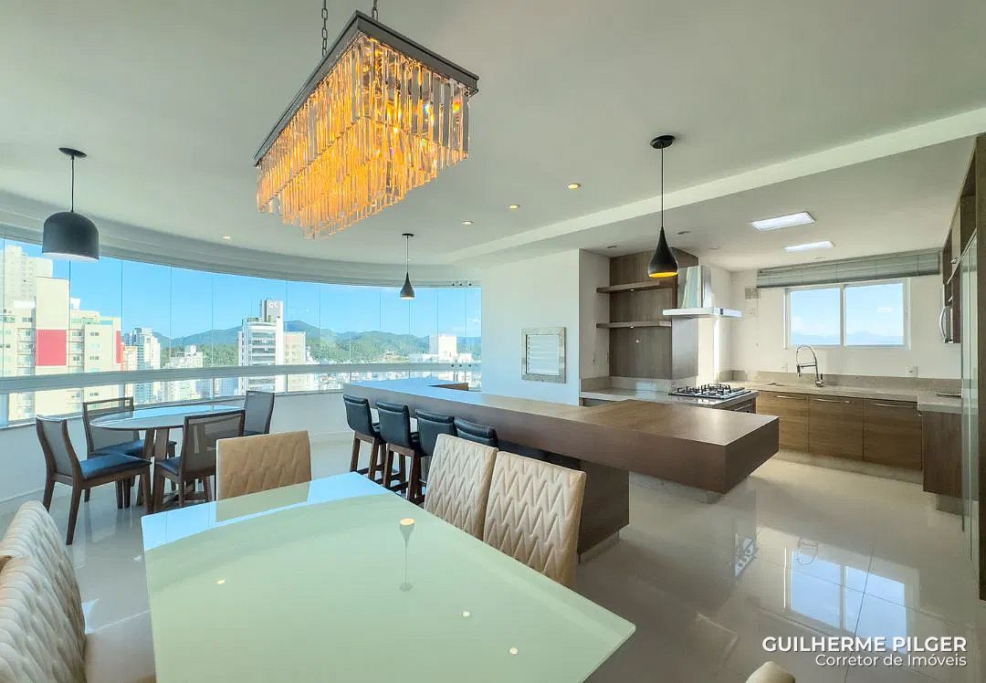 Apartamento à venda no Edifício Torre D'Veneza no Centro de Balneário Camboriú