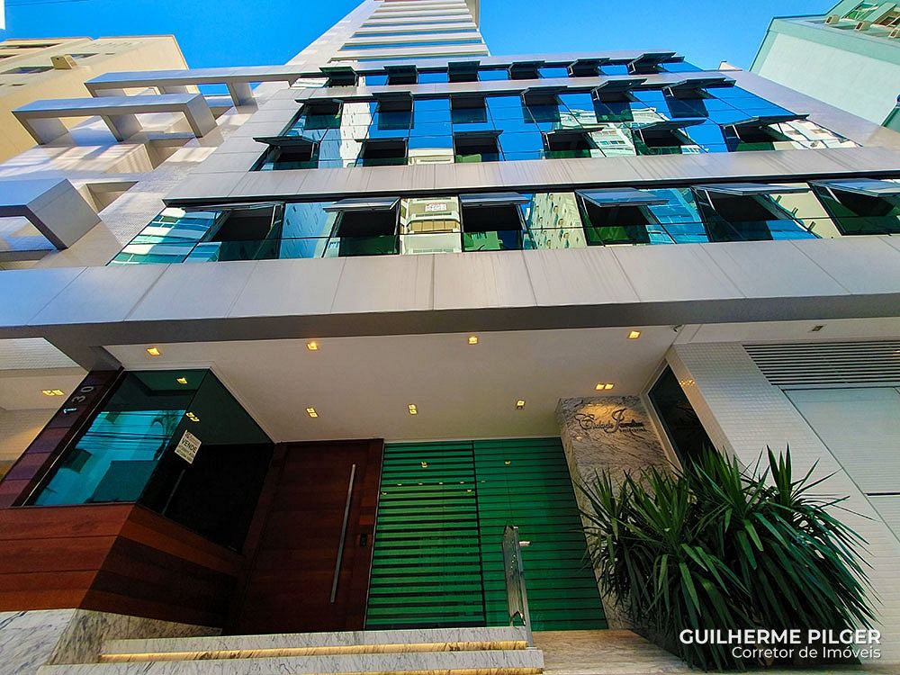 Apartamento no Edifício Cidade Jardim no Centro de Balneário Camboriú