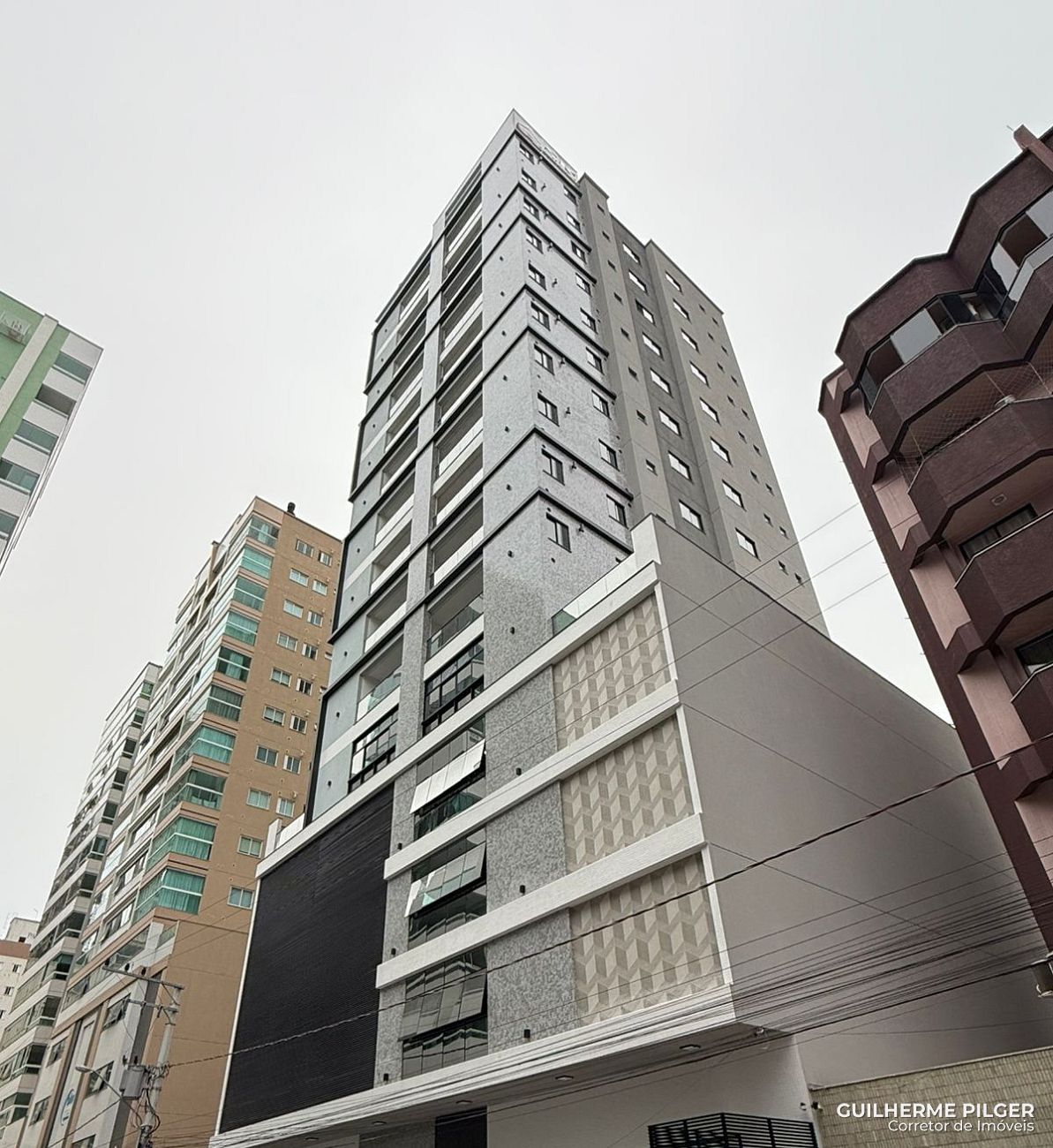 Apartamento no Edifício Ciro Dellagnelo em Itapema