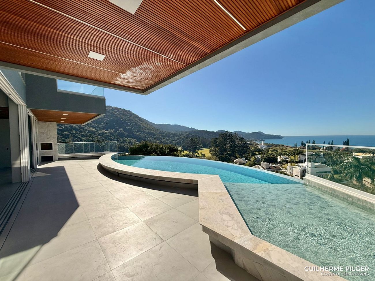 Casa no Condomínio Iate Club Plaza em Itapema