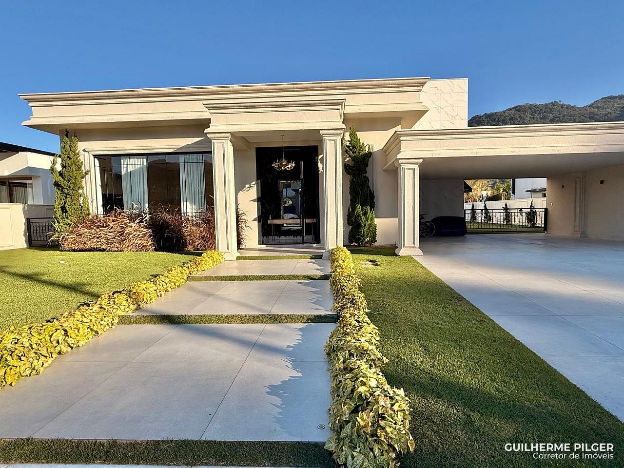 Casa no Condomínio Chácara Flora em Itapema