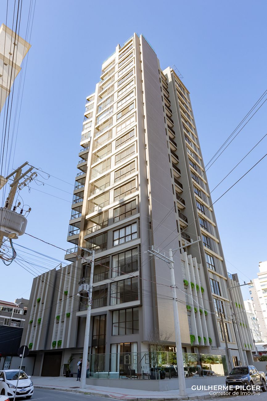 Apartamento no Edifício Élevé Residence em Porto Belo