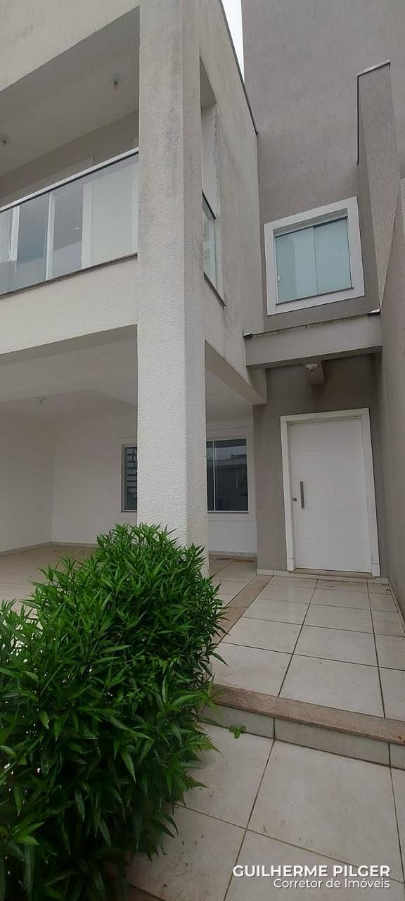 Casa na Praia dos Amores em Balneário Camboriú