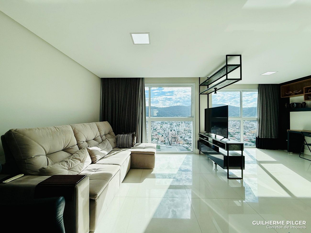 Apartamento no Edifício Falcon Tower -