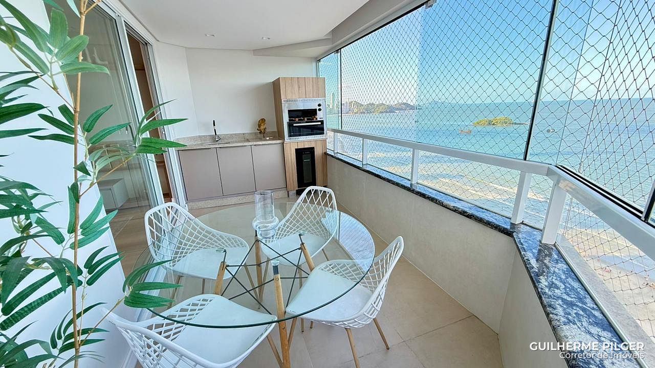 Apartamento no Ed. Arthur Fischer em Balneário Camboriú