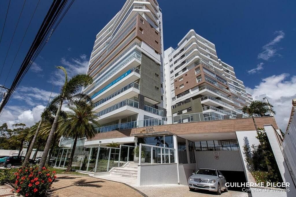 Apartamento no Ed. Home Clube Amores da Brava