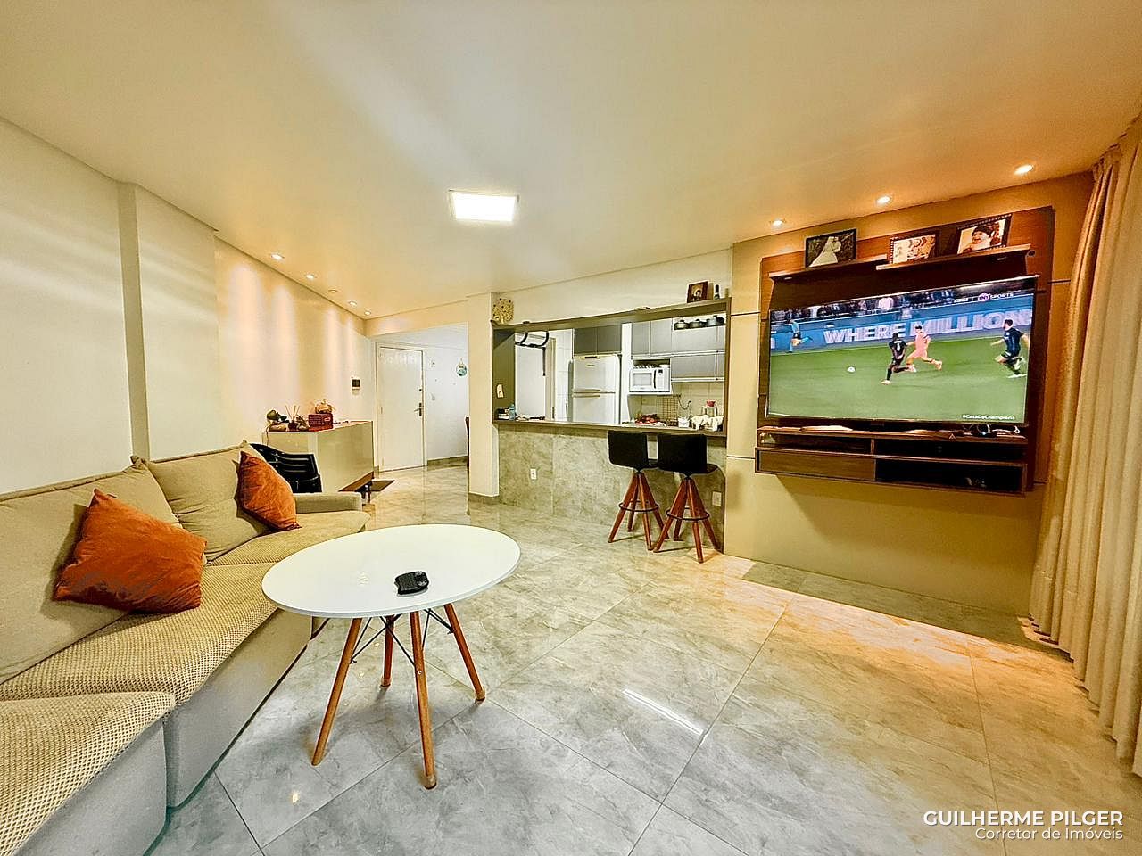 Apartamento no Ed. Esquina Central em Balneário Camboriú