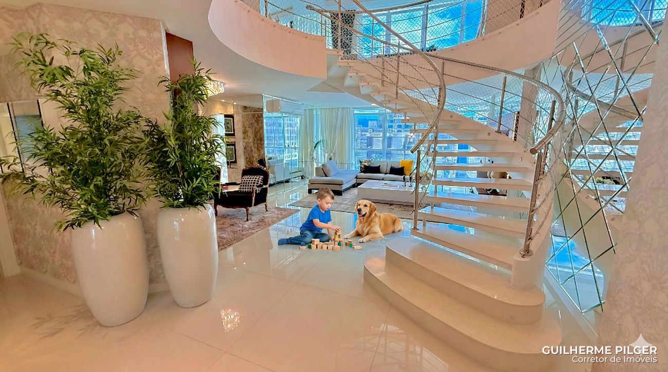 Apartamento Duplex no Edifício Dubai Tower Residence em Meia Praia - Itapema/SC