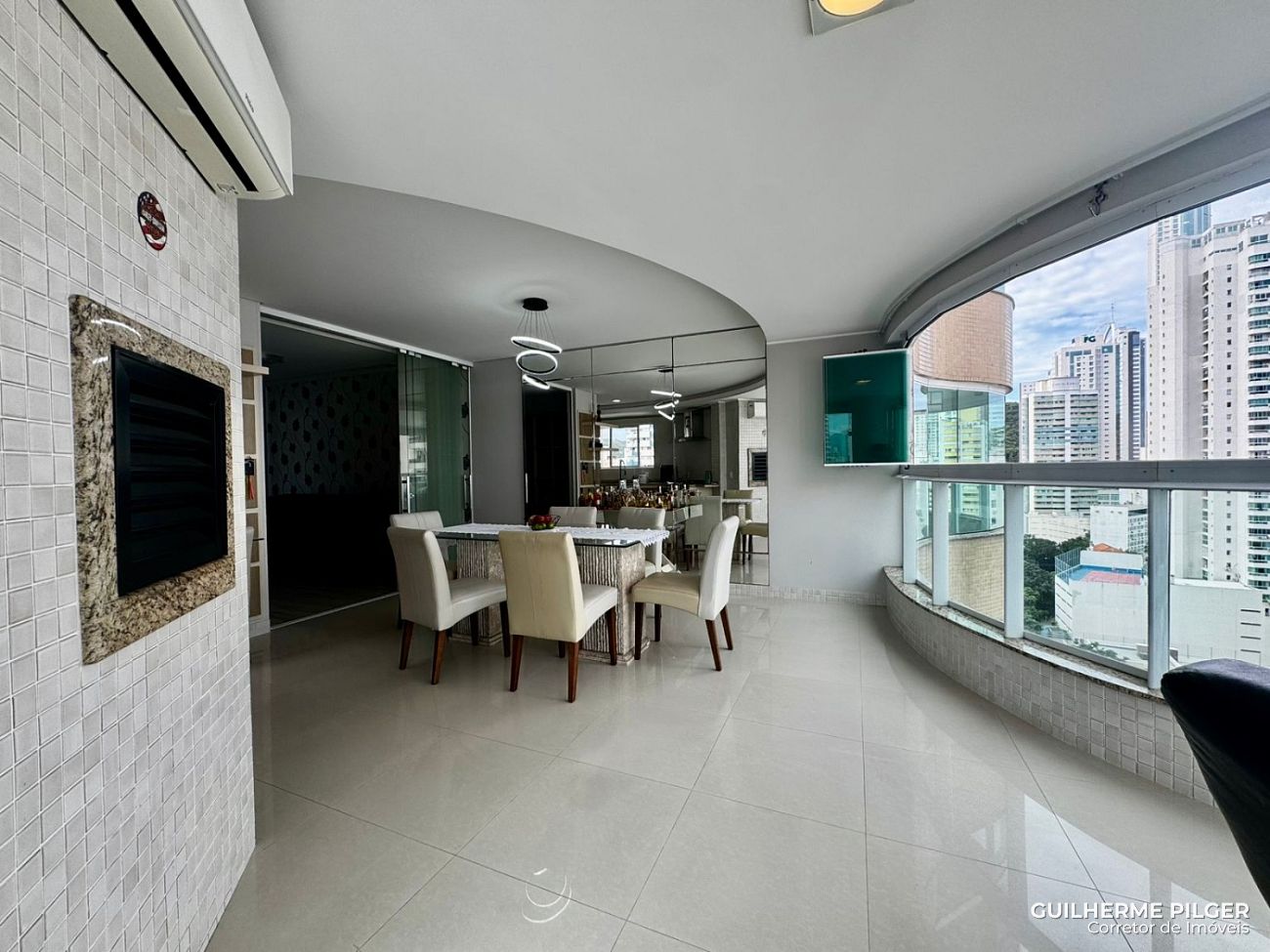 Apartamento no Ed. Aquarela Brasil em Balneário Camboriú