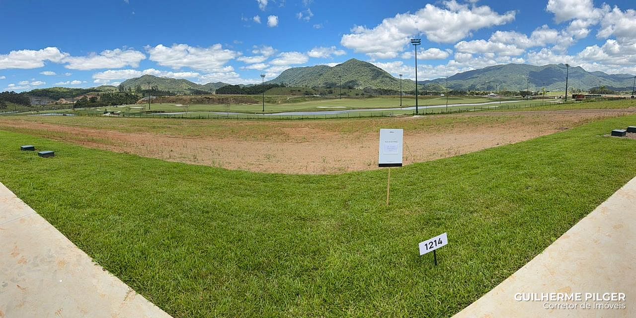 Terreno no Condomínio Porto Belo Golf Resort em Porto Belo