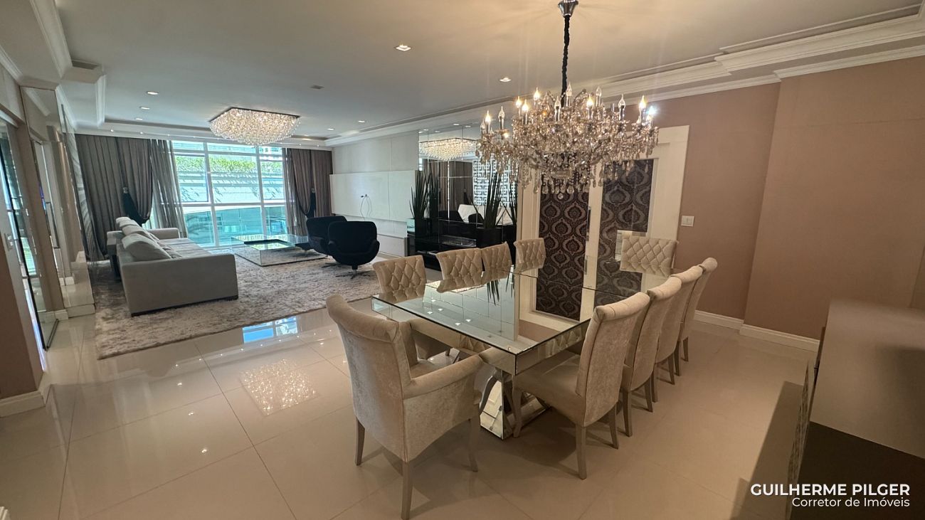 Apartamento no Ed. Atlantic Paradise em Meia Praia em Itapema