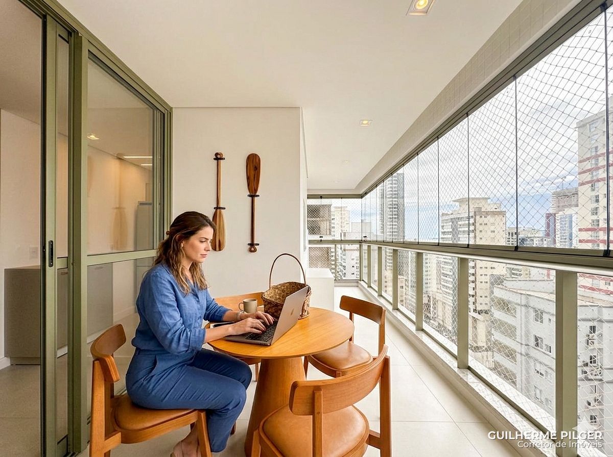 Apartamento no Residencial dos Ipês em Meia Praia, Itapema