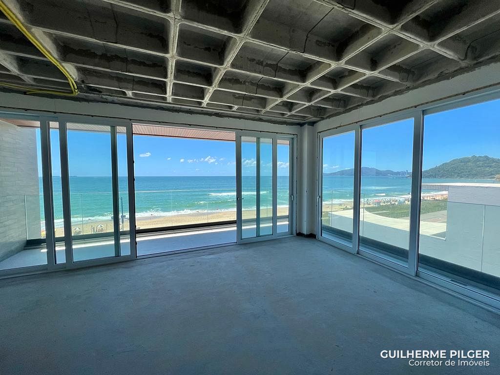 Apartamento Frente Mar no Edifício Bay House na Praia Brava em Itajaí