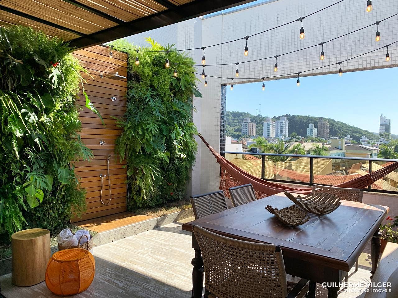 Apartamento Duplex no Ed. Reis Village na Praia dos Amores em Balneário Camboriú