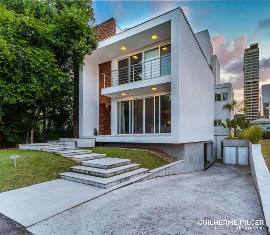 Casa no Condomínio Fechado Porto Riviera na Praia Brava em Itajaí