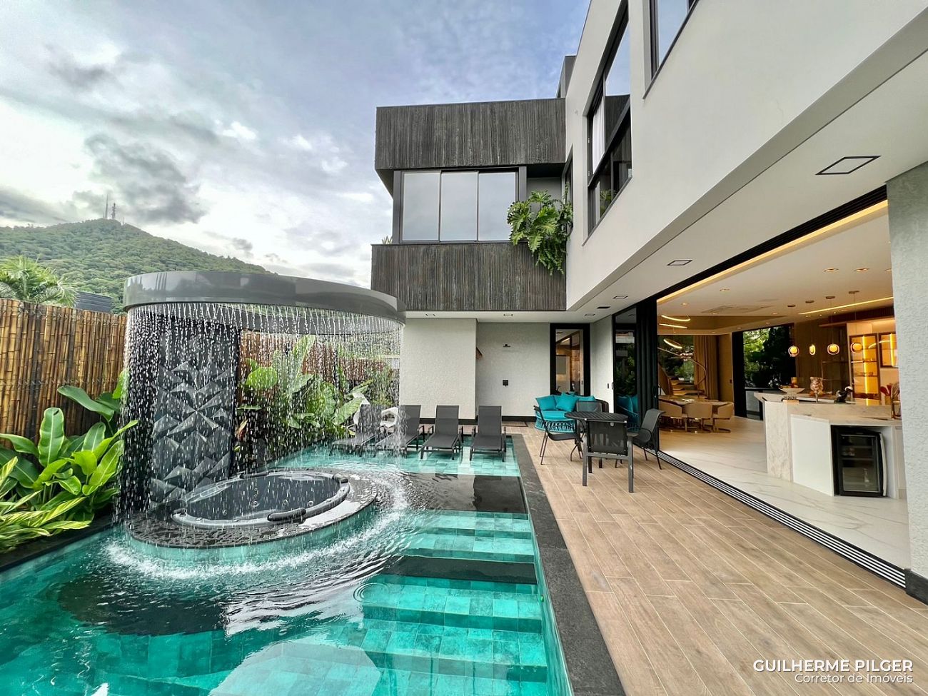 Casa no Condomínio Vivendas do Atlântico na Praia do Estaleiro em Balneário Camboriú