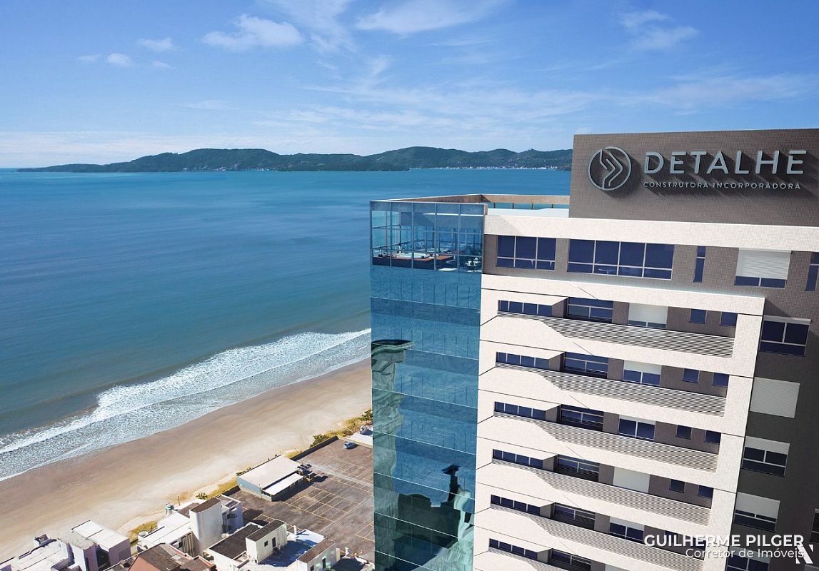 Apartamento no Ed. Illuminato Residencial em Meia Praia em Itapema