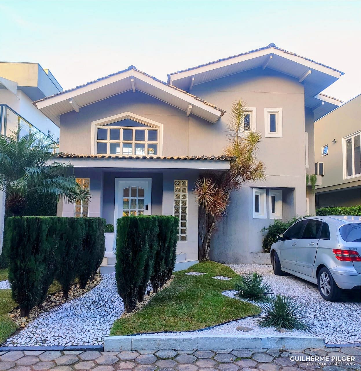 Casa com píer e vaga náutica mobiliada no Condomínio Marina Camboriú em Balneário Camboriú