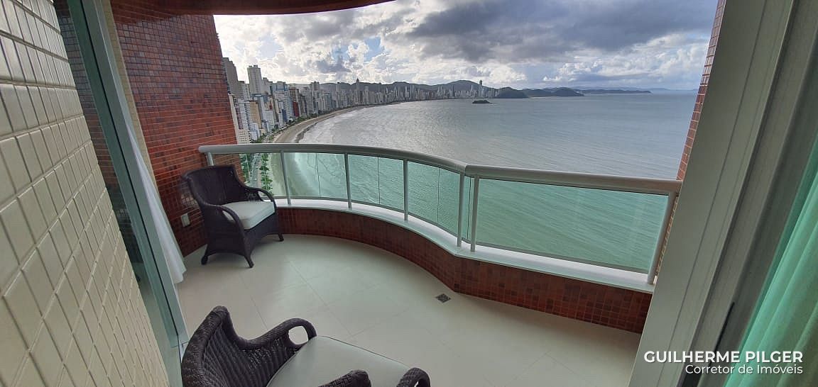 Cobertura Triplex mobiliada frente para o mar em Balneário Camboriú no Ed. Beverly Hills