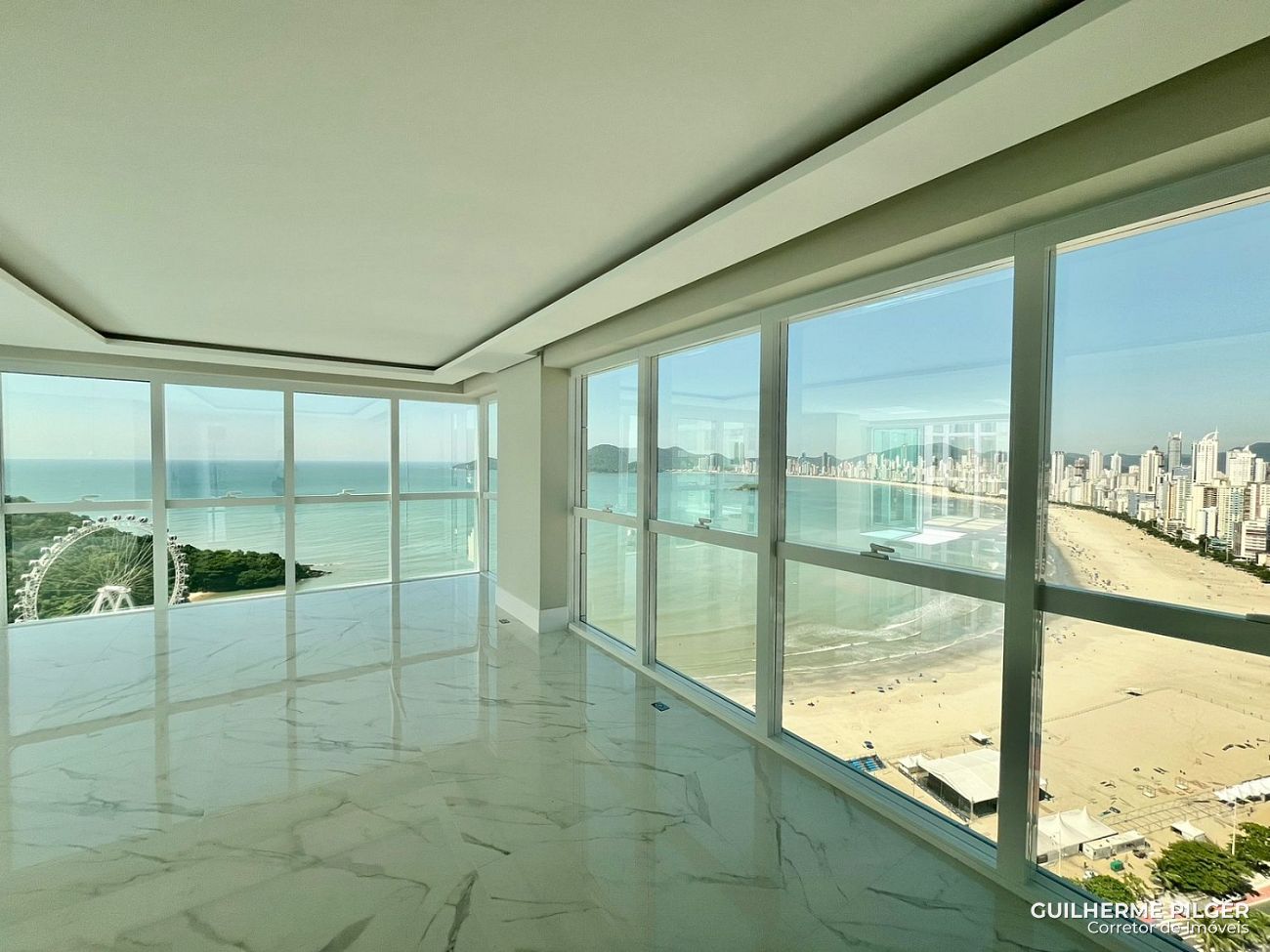 Cobertura no Ed. Skyline Tower  em Balneário Camboriú