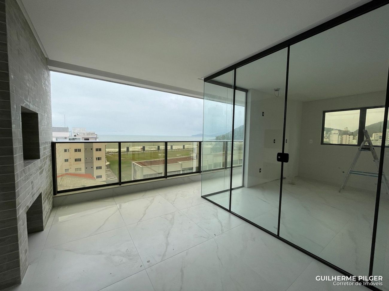 Apartamento no Ed. Surfers Paradise Residence na Praia Brava