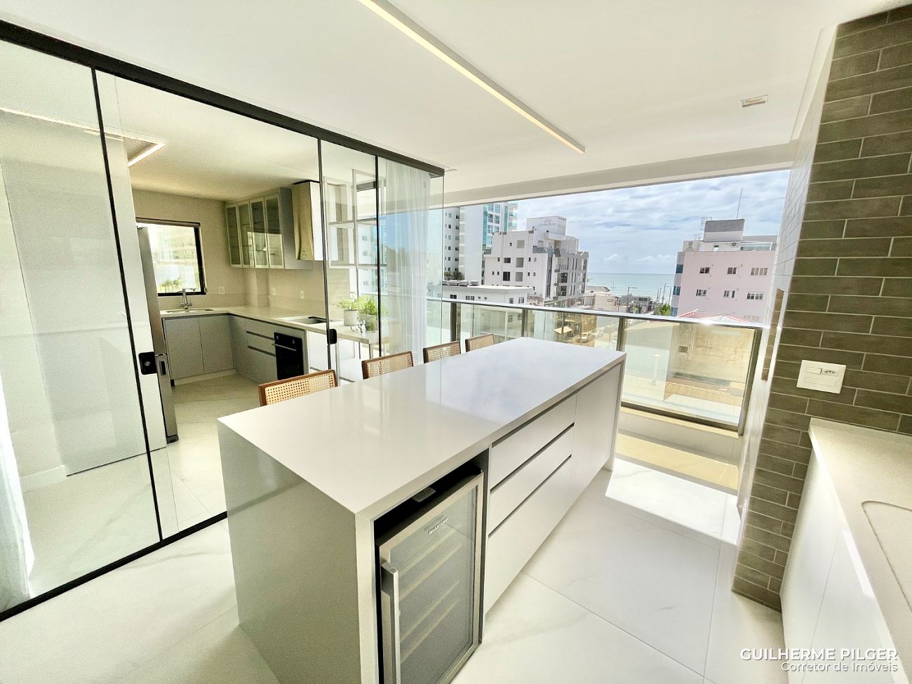 Apartamento no Ed. Surfers Paradise Residence na Praia Brava