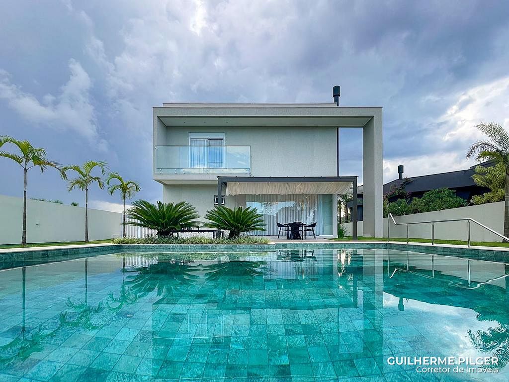 Casa no Condomínio Reserva Camboriú Yacht & Golf em Camboriú