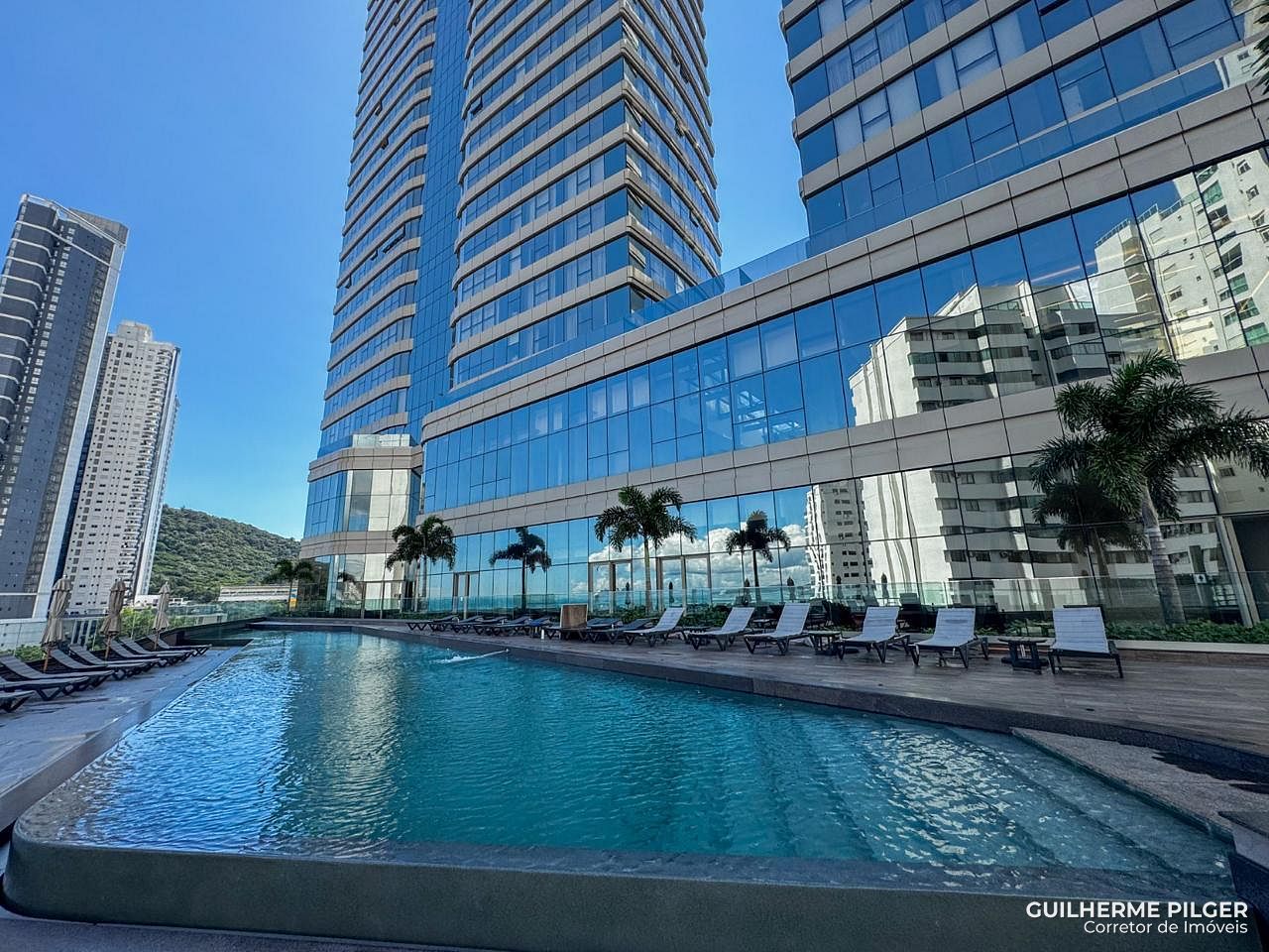 Apartamento no Ed. Yachthouse by Pininfarina na Barra Sul em Balneário Camboriú