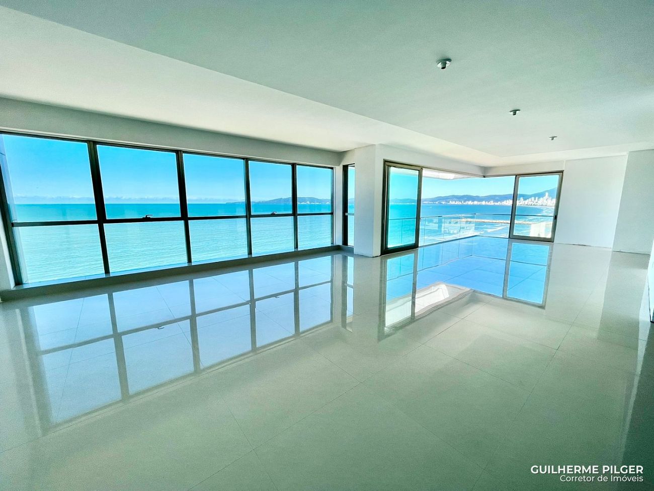 Cobertura Frente Mar no Edifício Victor Hugo em Itapema