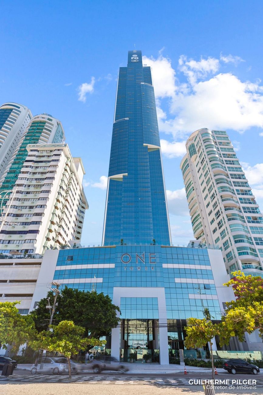 Apartamento no Ed. One Tower em Balneário Camboriú
