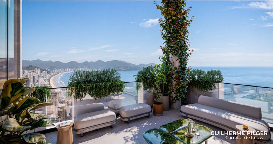 Apartamento Duplex no Ed. Vitreo 271 em Meia Praia em Itapema