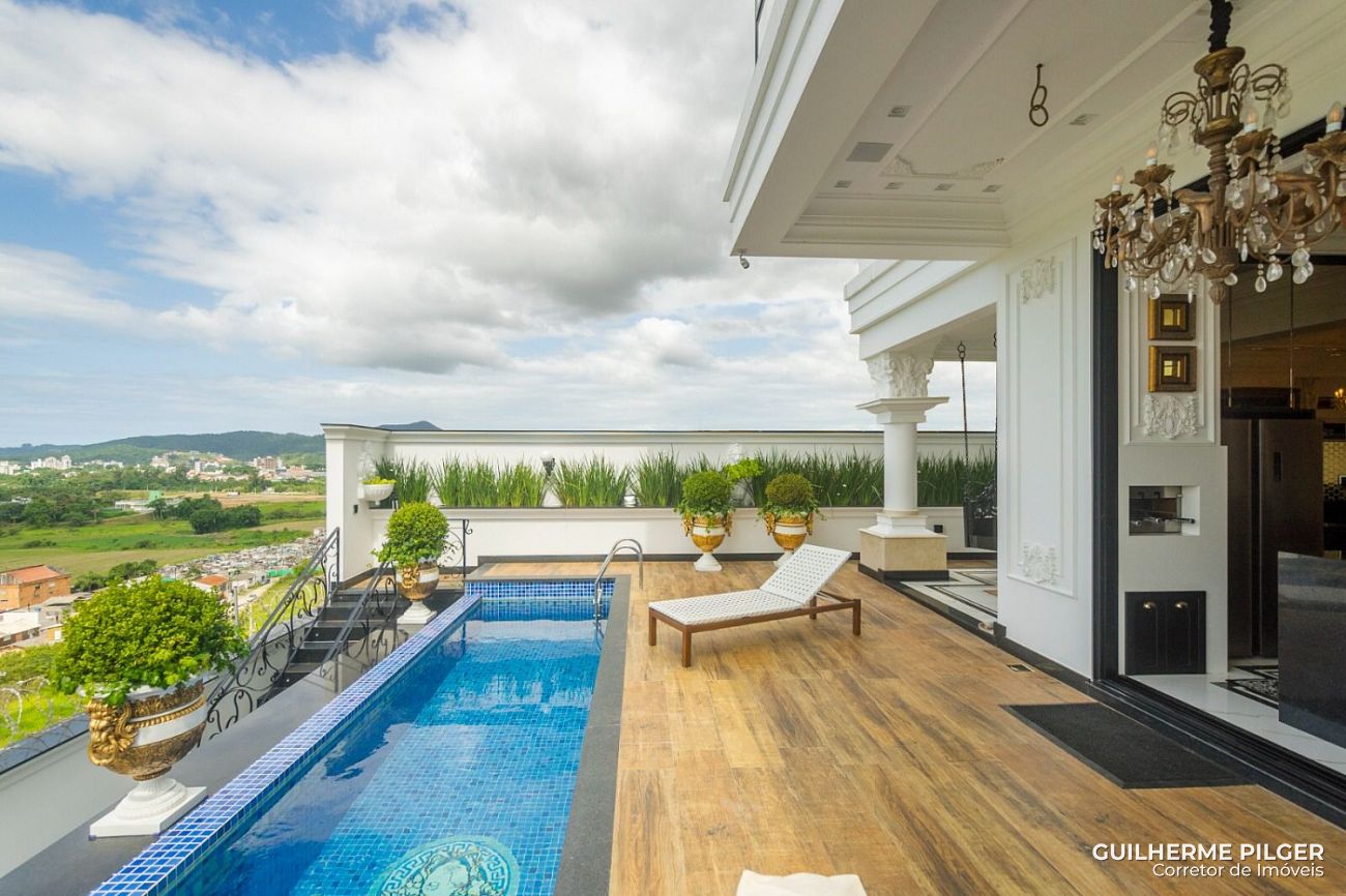 Casa no Condomínio Mirante Camboriú em Camboriú