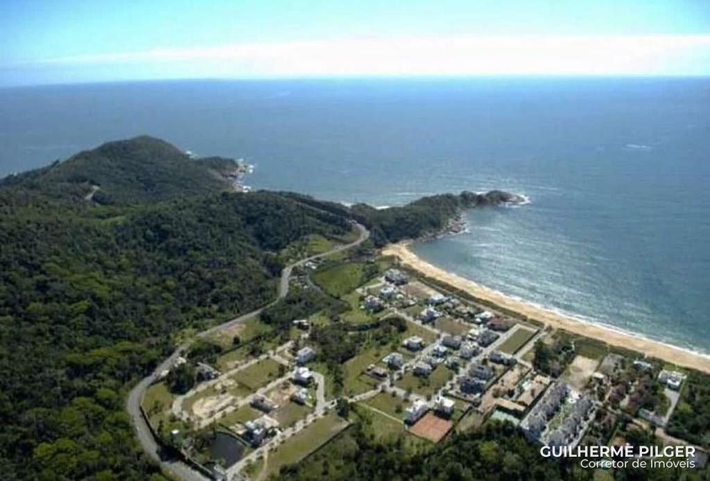 Terreno no Condomínio Vivendas do Atlântico na Praia do Estaleiro em Balneário Camboriú