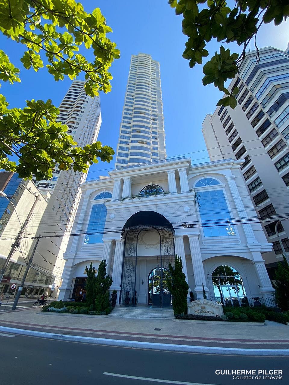 Apartamento no Ed. Millennium Palace em Balneário Camboriú