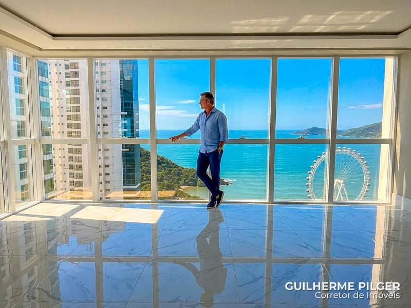 Apartamento no Ed. Skyline em Balneário Camboriú — foto 1