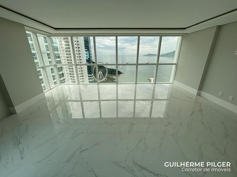Apartamento no Ed. Skyline em Balneário Camboriú — foto 2