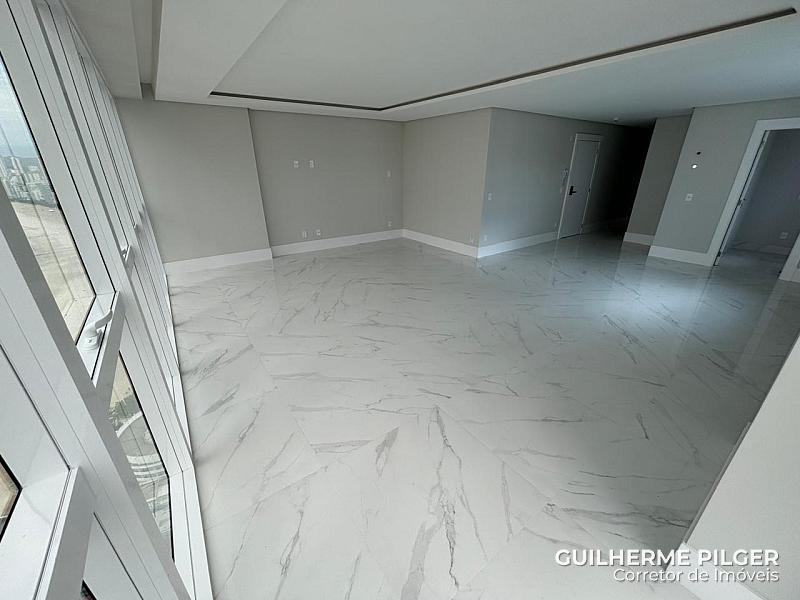 Apartamento no Ed. Skyline em Balneário Camboriú — foto 6