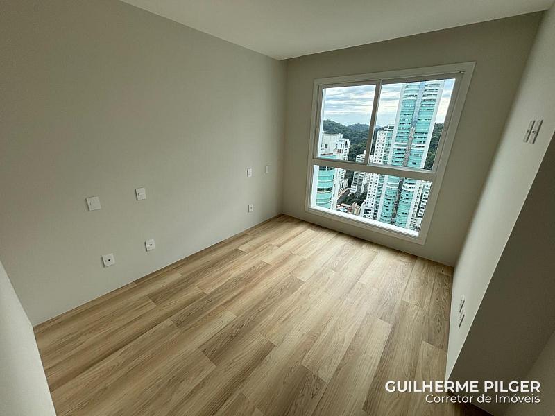 Apartamento no Ed. Skyline em Balneário Camboriú — foto 12