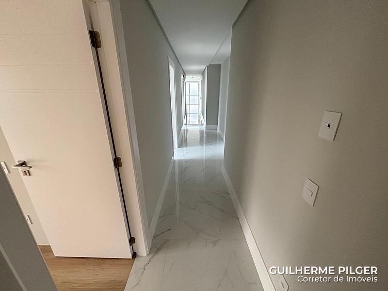 Apartamento no Ed. Skyline em Balneário Camboriú — foto 10