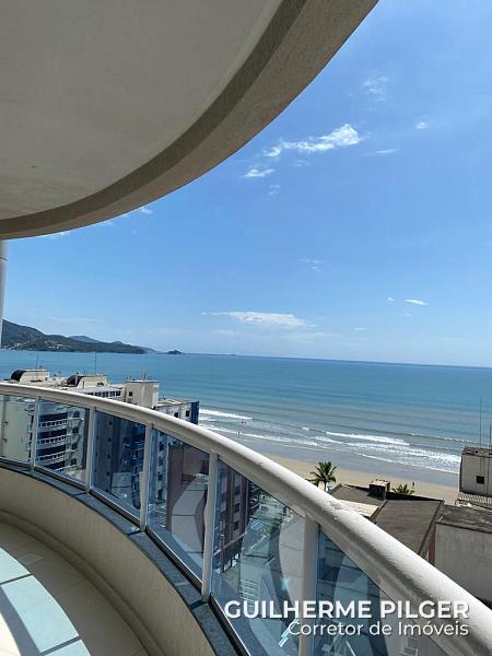 Apartamento no Ed. Mount Everest na Meia Praia em Itapema 1