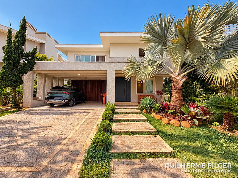 Casa no Cond. Horizontal na Praia Brava em Itaja� 1