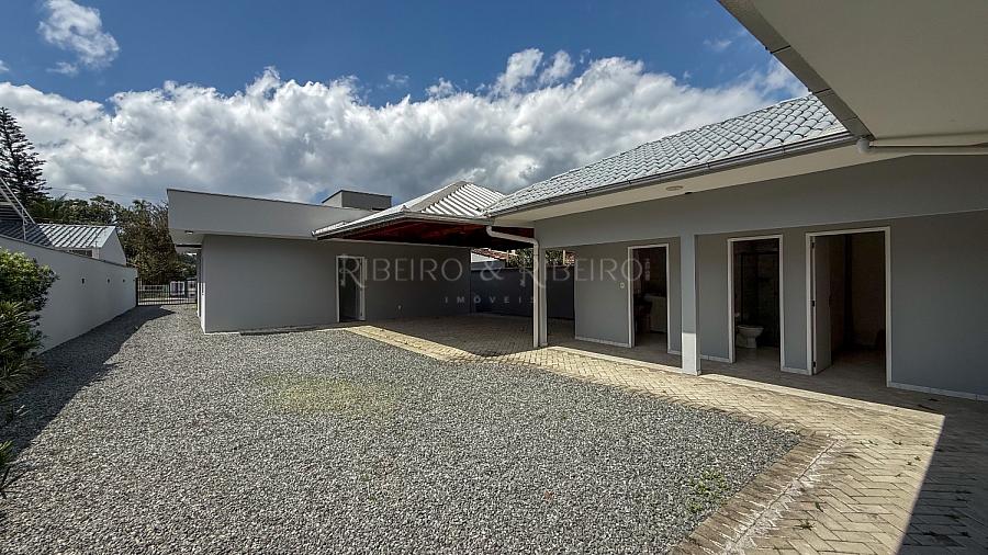 Casa com terreno no bairro Vila Nova 1