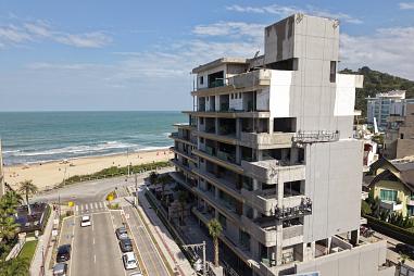 Frente Mar Praia Brava - 4 Suítes - Terraço com Piscina - Vista Definitiva