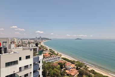 Frente Mar na Praia da Armação - Penha - 4 Suítes