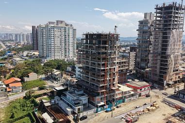 3 Suítes em Balneário Piçarras - Frente Mar - Apenas 2 Por Andar
