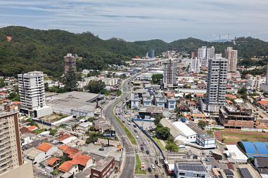 2 Suítes - Alto Padrão no Bairro Fazenda - 500 m da Beira Rio - Lazer Completo