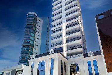 Apartamento na Rua Lauro Muller - 4 Suítes - Vista Definitiva