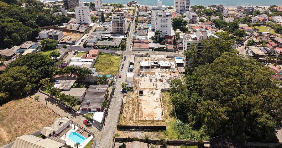 3 Suítes - Vista Verde - Home Club Completo - Praia de Cabeçudas — foto 16